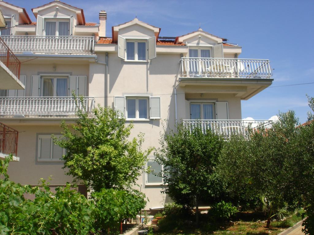 Apartments Gardijan Vodice Exterior foto